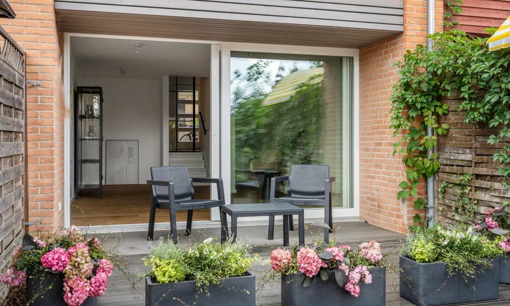 Terrasse vor dem Wohnbereich